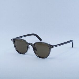 🕶️ New Tom Ford FT0977-D 20J Sunglasses - Transparent Grey Frame, Roviex Lenses
